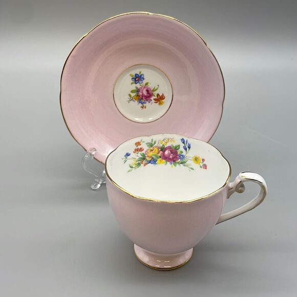 Vintage Royal Grafton Pink Floral Bouquet Tea Cup and Saucer Gold Trim - Picture 1 of 16